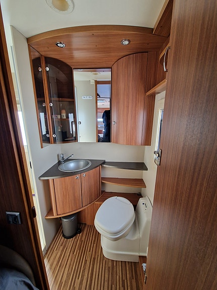 Adria 743 up Alpina 4 of 7