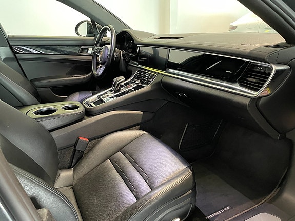Porsche Panamera 4 14 of 16