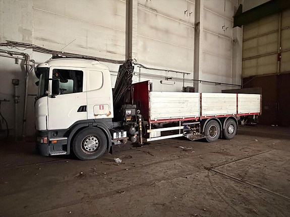 Kranbil Scania R420 LB 6x2-4 HNB -2006 via konkursauktion