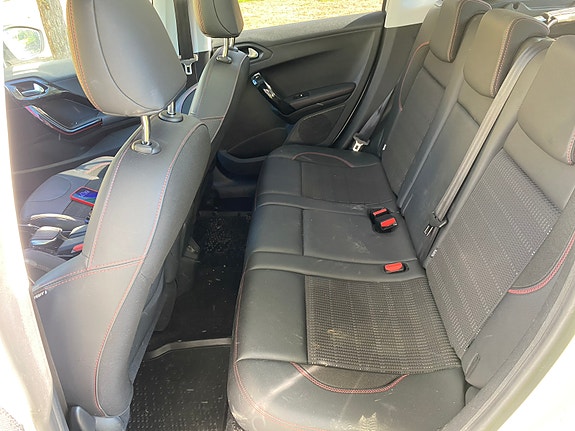 Peugeot 2008 5 of 5