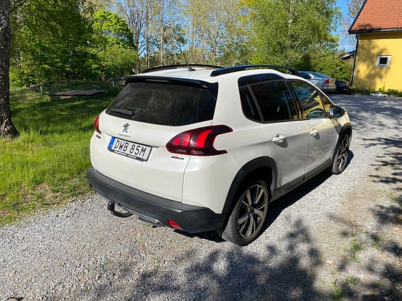 Peugeot 2008 3 of 5