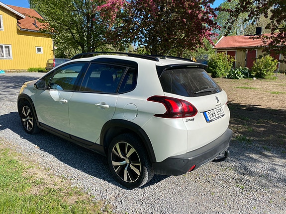 Peugeot 2008 4 of 5