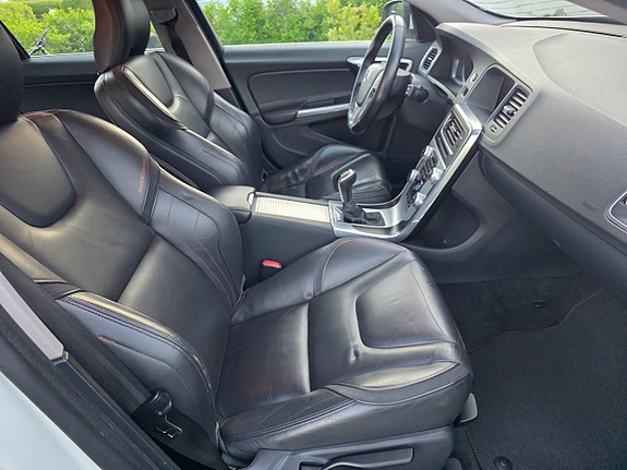 Volvo V60 15 of 29