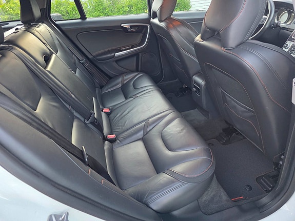 Volvo V60 17 of 29