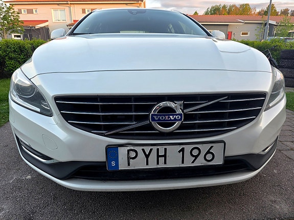 Volvo V60 7 of 29