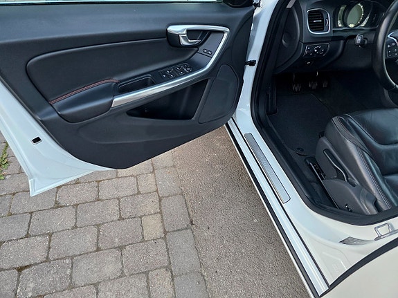 Volvo V60 27 of 29