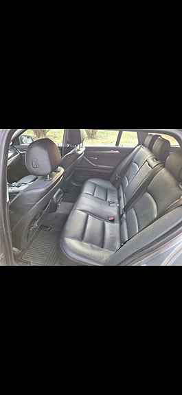 BMW 520d 3 of 5