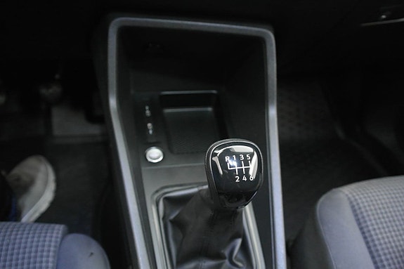 Volkswagen Caddy 12 of 26