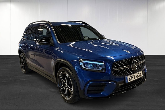 Mercedes-Benz GLB220 d 2 of 5