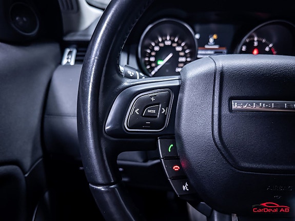 Land Rover Range Rover Evoque 16 of 25