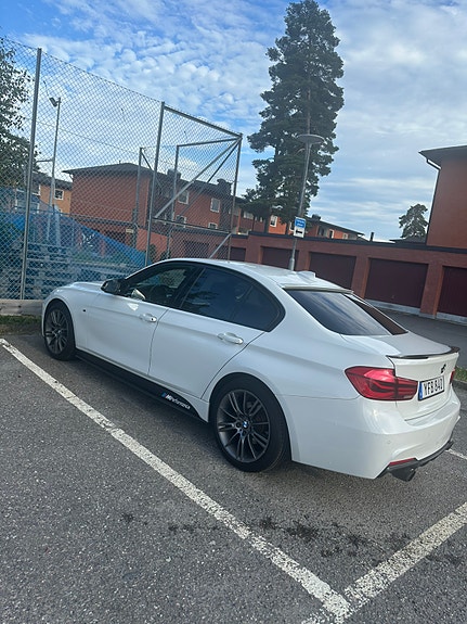 BMW 318d 9 of 13