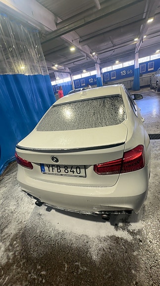 BMW 318d 7 of 13