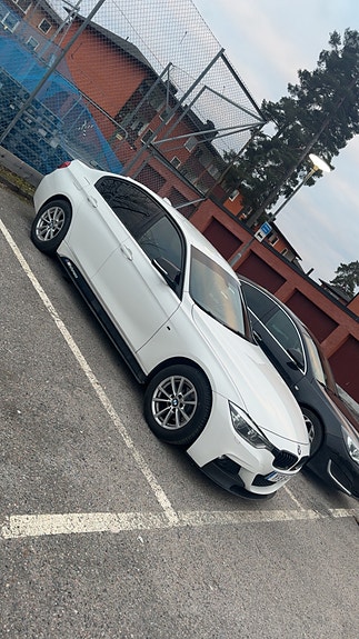 BMW 318d 2 of 13