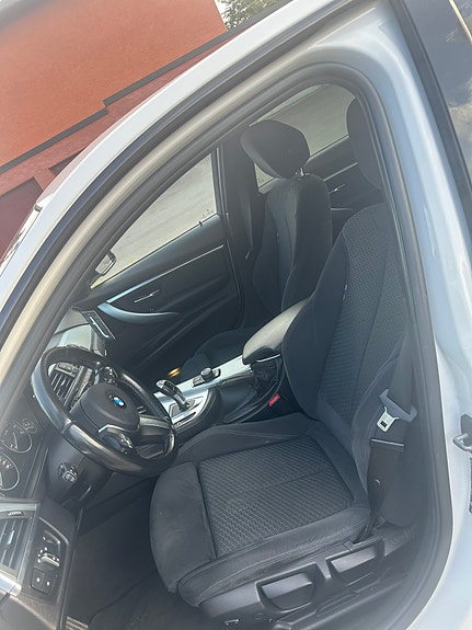 BMW 318d 11 of 13