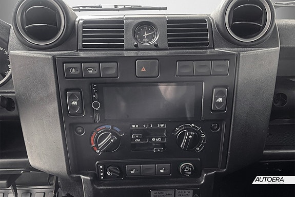 Land Rover Defender 130 15 of 28