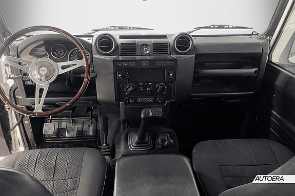 Land Rover Defender 130 27 of 28