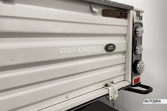 Land Rover Defender 130 20 of 28