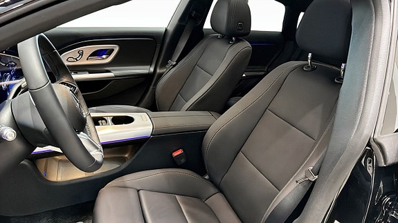 Mercedes-Benz CLA200 25 of 26