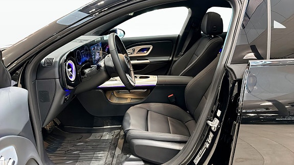 Mercedes-Benz CLA200 13 of 26