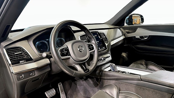 Volvo XC90 3 of 5