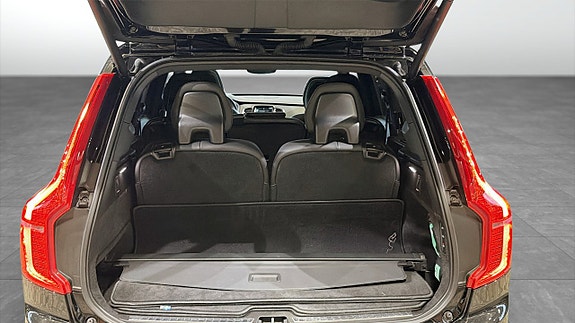 Volvo XC90 10 of 13