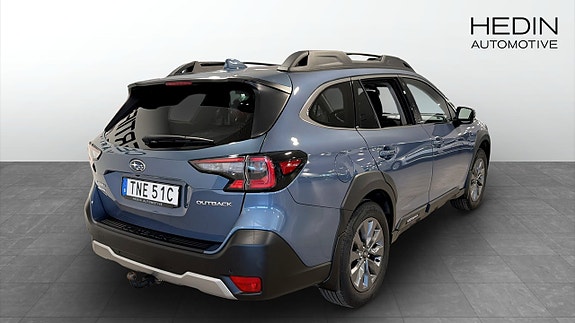 Subaru Outback 2 of 5