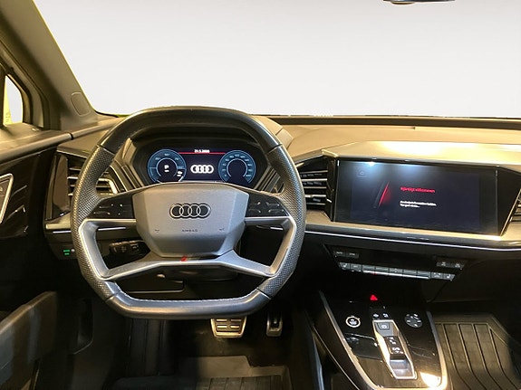 Audi Q4 e-tron 12 of 26