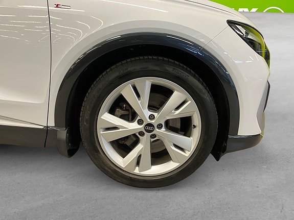 Audi Q4 e-tron 8 of 26