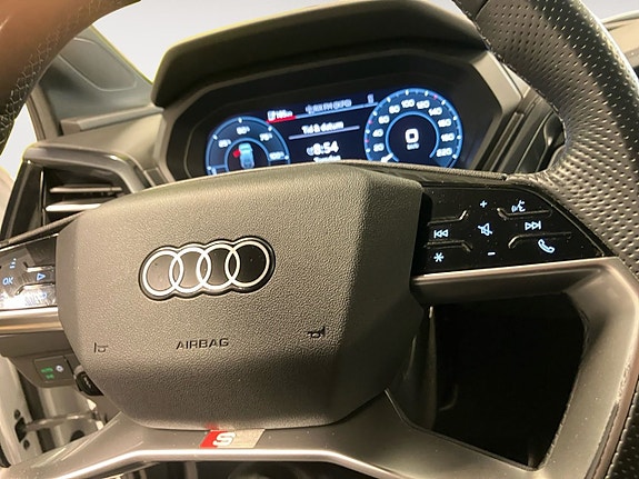 Audi Q4 e-tron 24 of 26