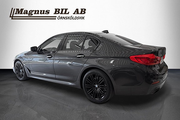 BMW 530e 3 of 5