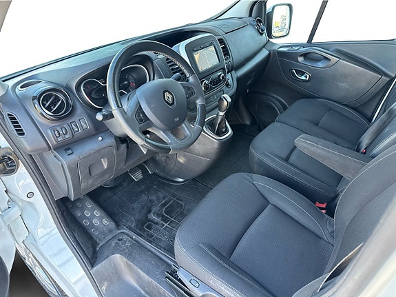 Renault Trafic 9 of 14