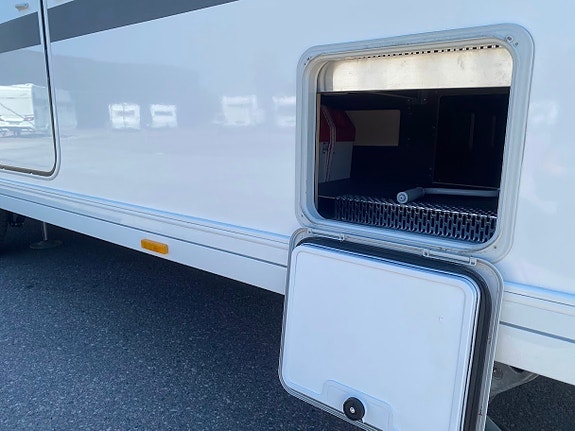 Adria ALPINA 613 UT 29 of 30