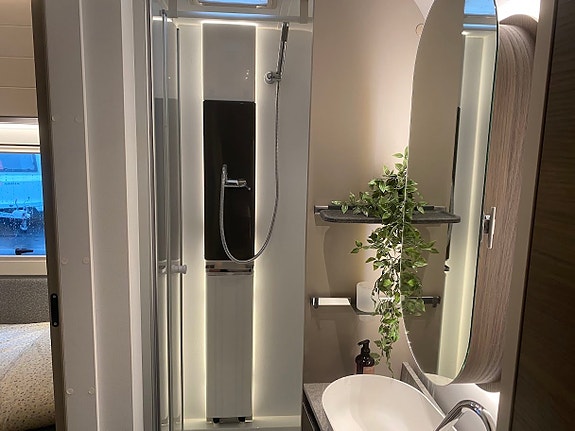 Adria ALPINA 613 UT 24 of 30