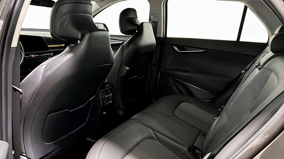 Kia Niro 9 of 12