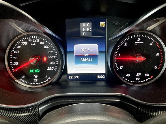 Mercedes-Benz V220 10 of 17