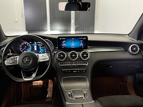 Mercedes-Benz GLC300 de 4 of 5