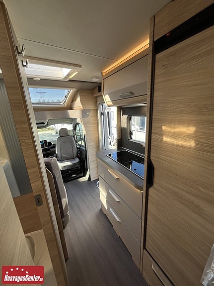 Knaus VAN TI PLUS PLATINUM SELECTION 650 MEG 10 of 14