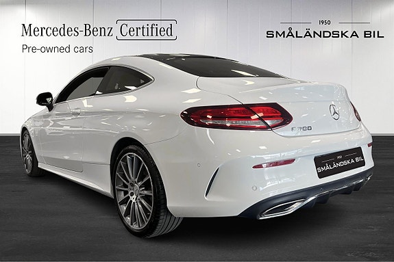 Mercedes-Benz C300 3 of 5