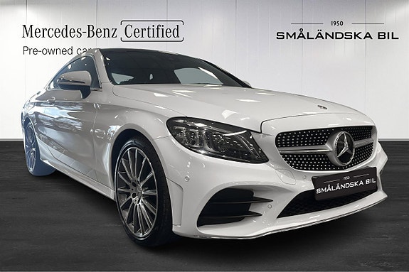 Mercedes-Benz C300 2 of 5