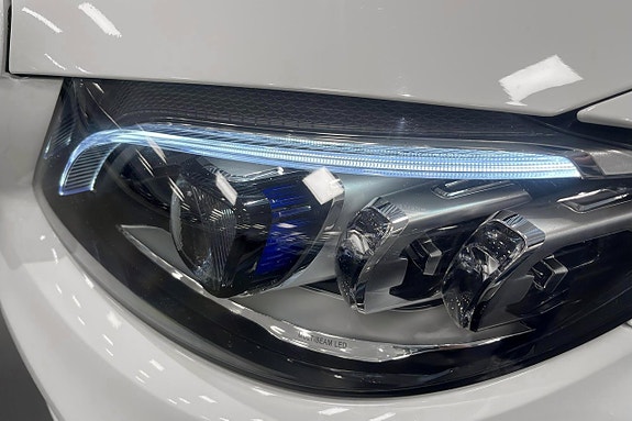 Mercedes-Benz C300 14 of 15