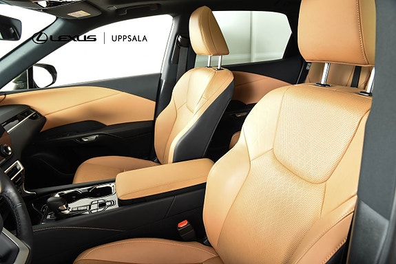 Lexus RX450h+ 7 of 24