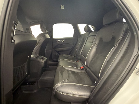 Volvo XC60 14 of 30