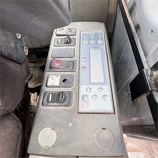 New Holland E485 - 51 ton 20 of 30
