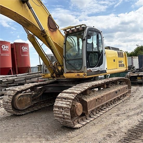 New Holland E485 - 51 ton 3 of 5