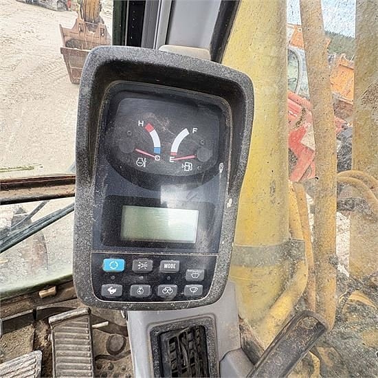 New Holland E485 - 51 ton 16 of 30