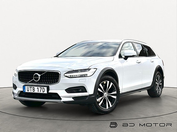 Volvo V90 Cross Country 2 of 5
