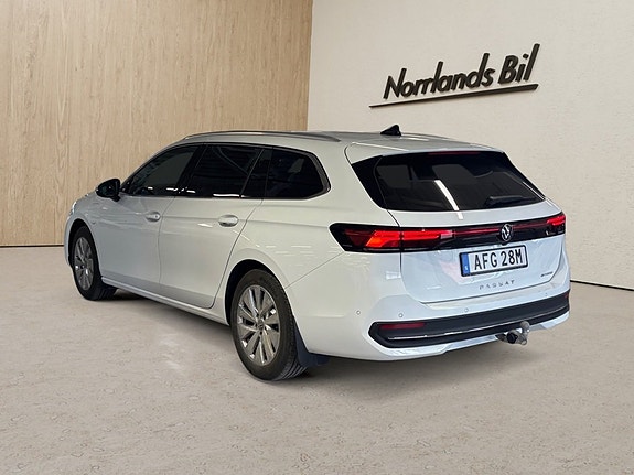 Volkswagen Passat 3 of 5