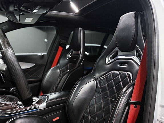 Mercedes-Benz C63 17 of 20