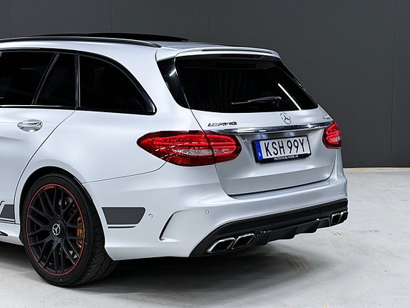 Mercedes-Benz C63 13 of 20