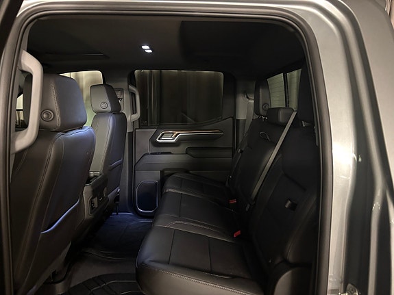 Chevrolet Silverado 1500 10 of 25